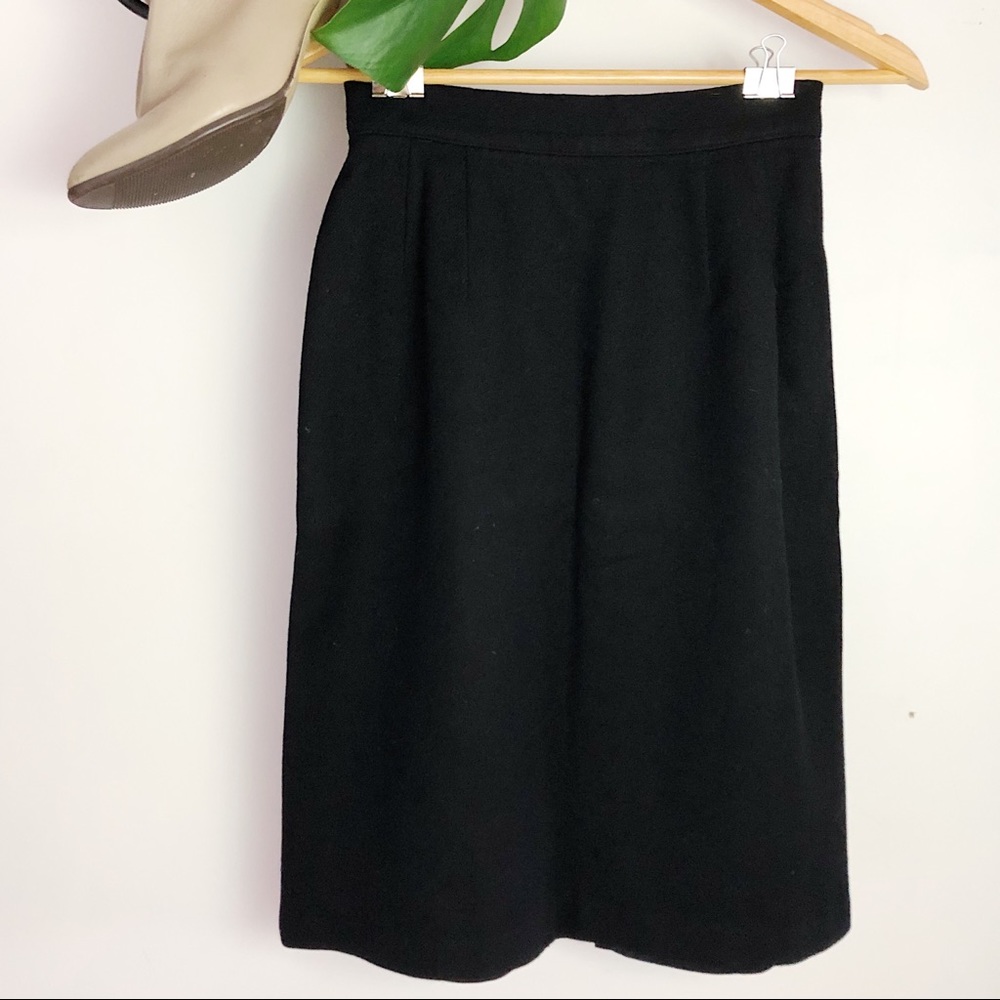 Vintage high waisted wool pencil skirt.
